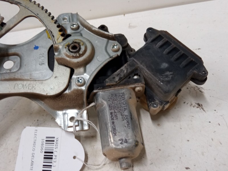 Recambio de elevalunas electrico delantero izquierdo para toyota yaris (_p13_) 1.0 (ksp130_) referencia OEM IAM C42107102  