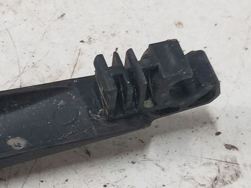 Recambio de brazo limpia trasero para toyota yaris (_p13_) 1.0 (ksp130_) referencia OEM IAM   