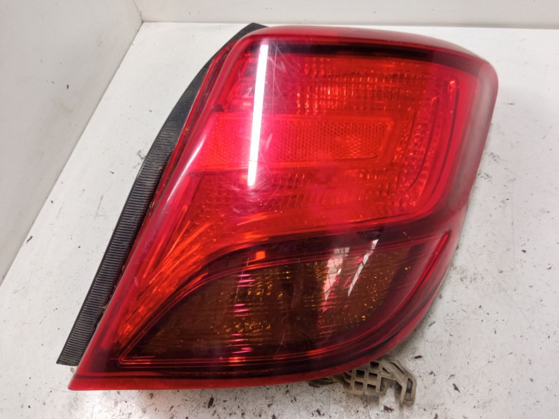 Recambio de piloto trasero derecho para toyota yaris (_p13_) 1.0 (ksp130_) referencia OEM IAM   