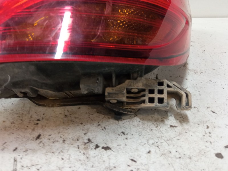 Recambio de piloto trasero derecho para toyota yaris (_p13_) 1.0 (ksp130_) referencia OEM IAM   