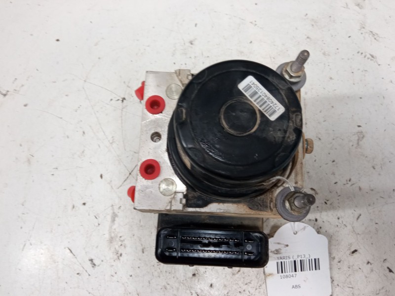 Recambio de abs para toyota yaris (_p13_) 1.0 (ksp130_) referencia OEM IAM 445400d030  