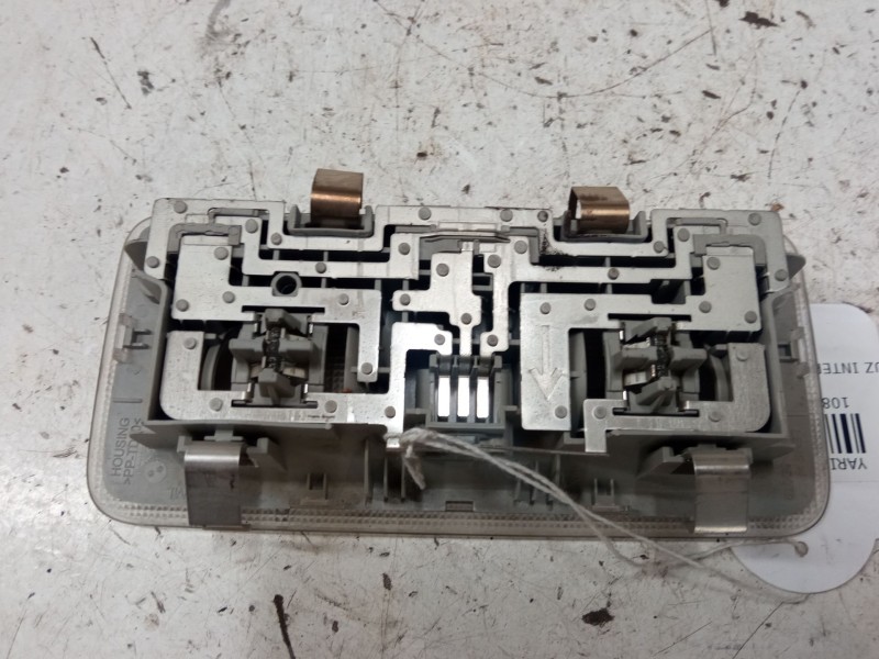 Recambio de luz interior delantera para toyota yaris (_p13_) 1.0 (ksp130_) referencia OEM IAM   