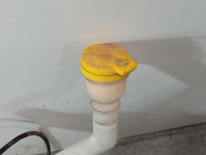 Recambio de deposito limpiaparabrisas para renault megane iii hatchback (bz0/1_, b3_) 1.6 16v (bz1b, bz1h) referencia OEM IAM   