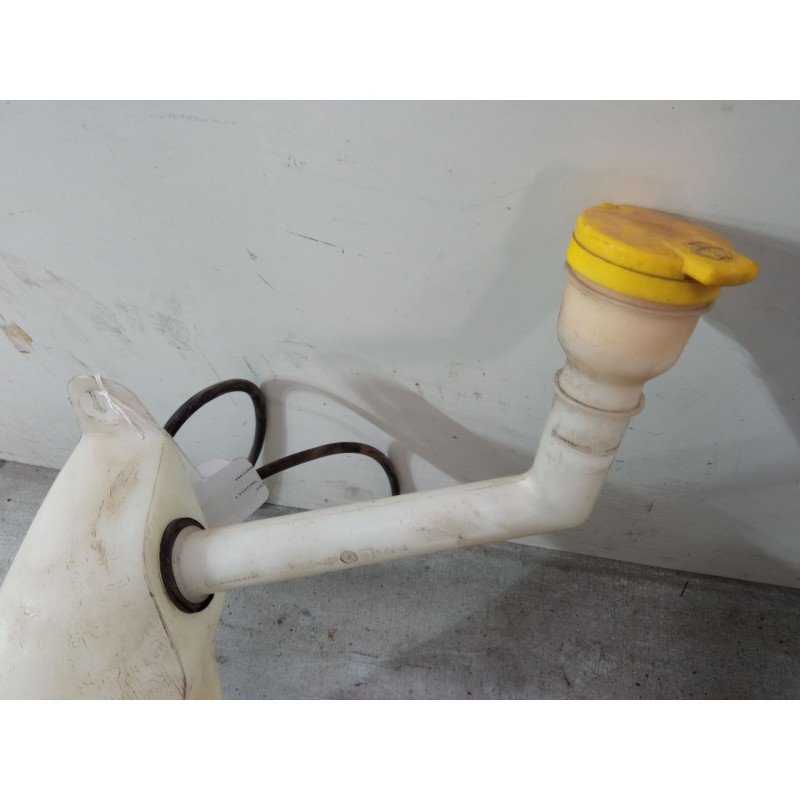 Recambio de deposito limpiaparabrisas para renault megane iii hatchback (bz0/1_, b3_) 1.6 16v (bz1b, bz1h) referencia OEM IAM   