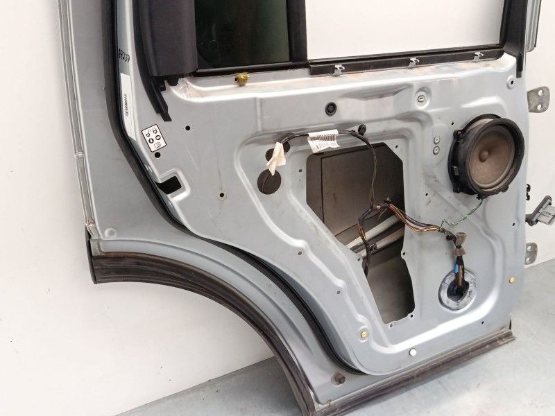 Recambio de puerta trasera izquierda para land rover discovery iii (l319) 2.7 td 4x4 referencia OEM IAM   
