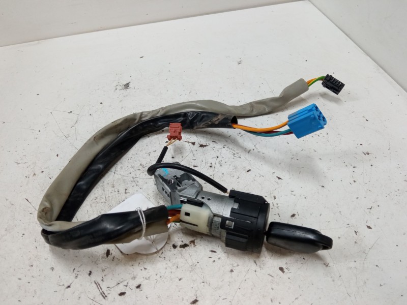 Recambio de clausor para peugeot partner monospace (5_, g_) 1.9 d referencia OEM IAM 9648445180  