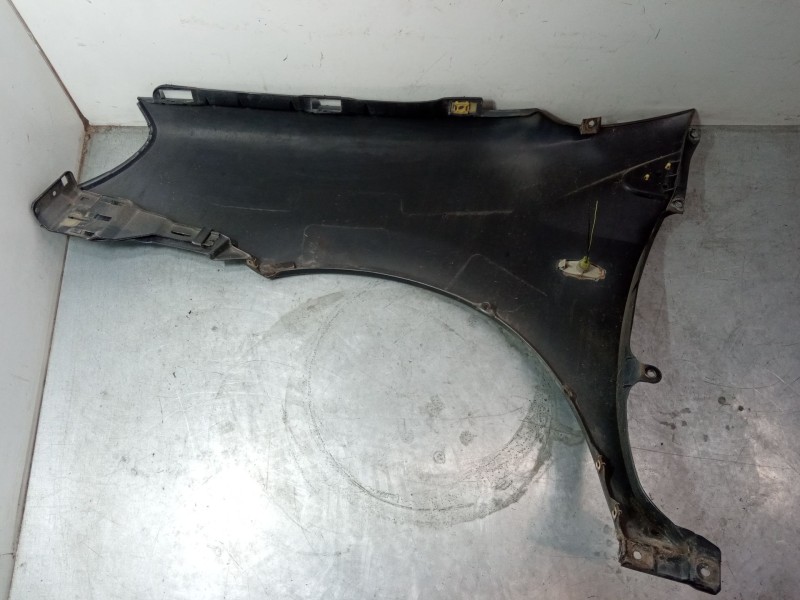 Recambio de aleta delantera derecha para nissan almera tino (v10) 1.8 referencia OEM IAM 63100BU435  