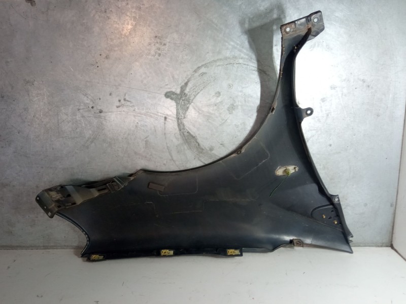 Recambio de aleta delantera izquierda para nissan almera tino (v10) 1.8 referencia OEM IAM 63101BU435  