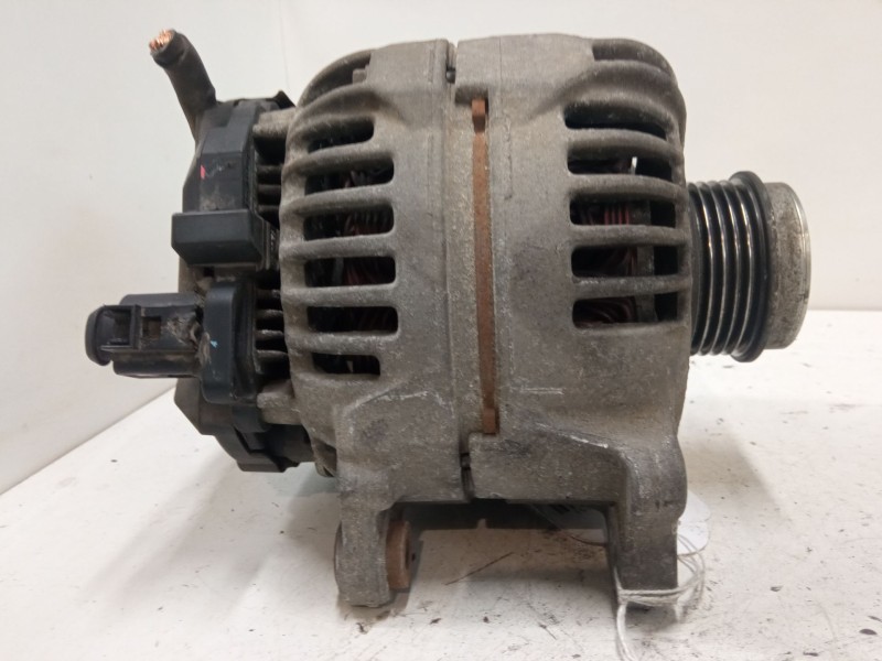 Recambio de alternador para audi a4 b6 avant (8e5) 1.9 tdi referencia OEM IAM 0986045340  