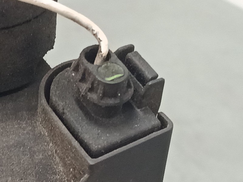 Recambio de alternador para mazda 2 (de_, dh_) 1.4 mzr-cd referencia OEM IAM 8V2110300AB  