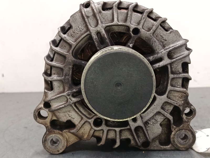 Recambio de alternador para volkswagen polo v (6r1, 6c1) 1.2 tdi referencia OEM IAM 03P903023D  