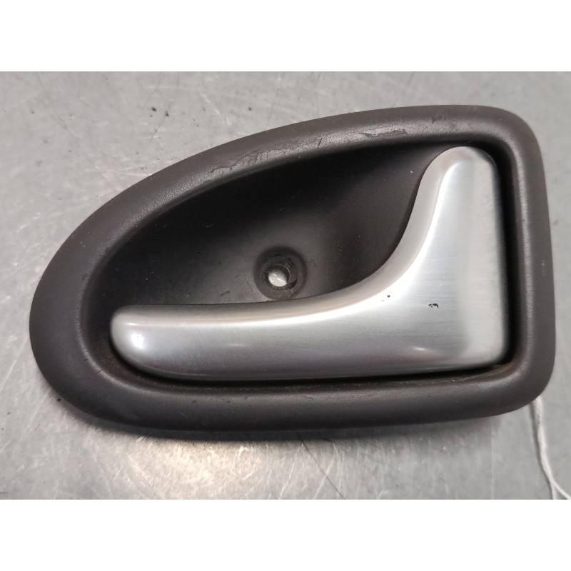 Recambio de maneta interior puerta trasera derecha para renault megane i kombi van (ka_) 1.4 (ka0d) referencia OEM IAM 820002899