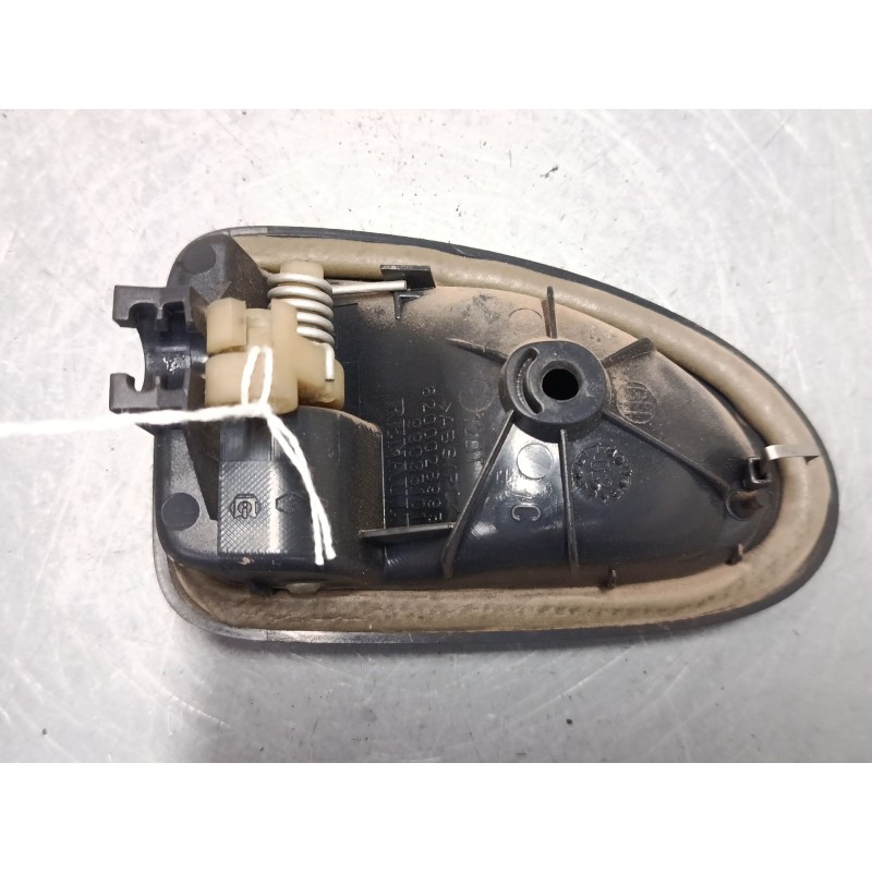 Recambio de maneta interior puerta trasera derecha para renault megane i kombi van (ka_) 1.4 (ka0d) referencia OEM IAM 820002899