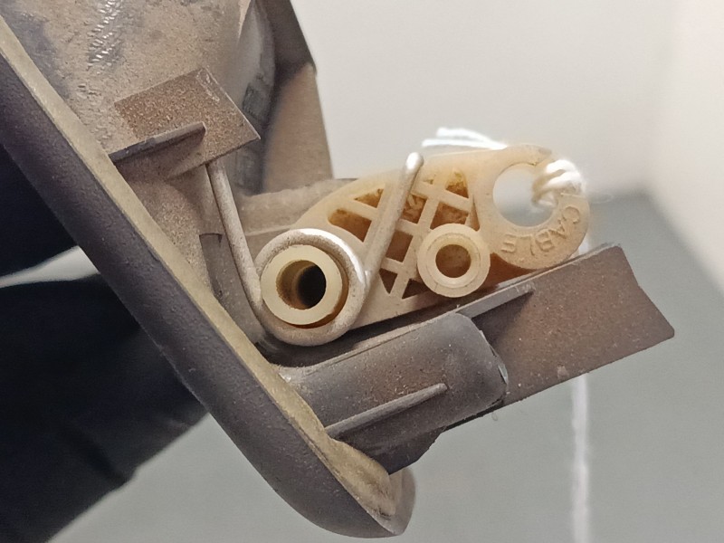 Recambio de maneta interior puerta trasera derecha para renault megane i kombi van (ka_) 1.4 (ka0d) referencia OEM IAM 820002899