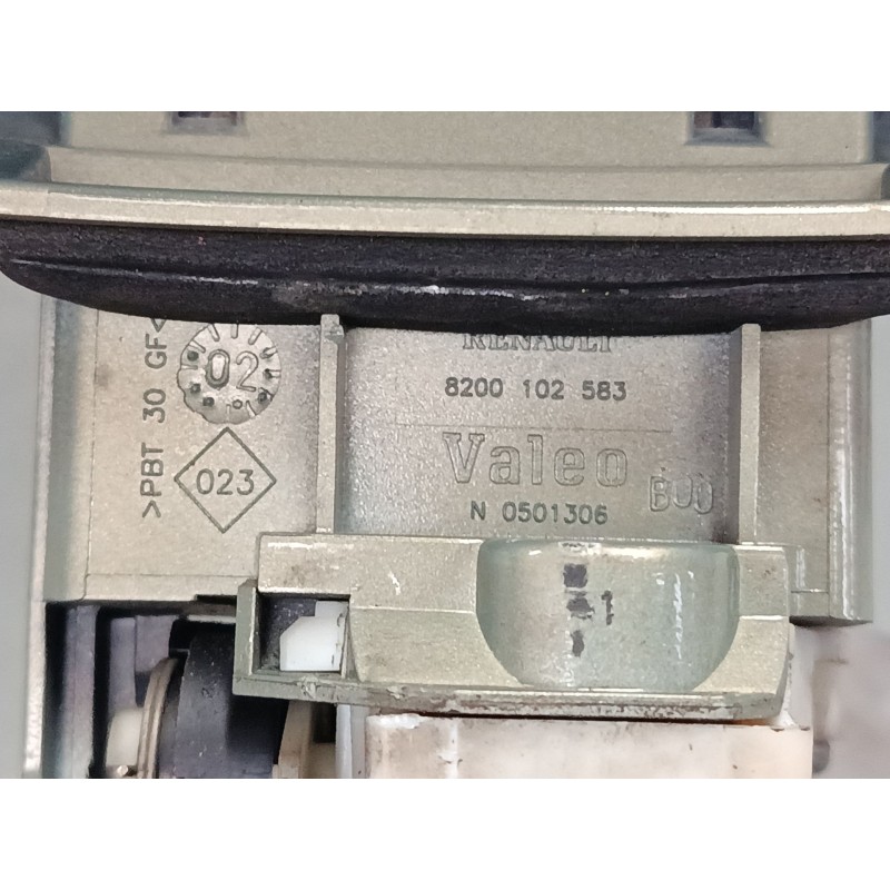 Recambio de maneta exterior porton para renault megane i kombi van (ka_) 1.4 (ka0d) referencia OEM IAM 8200102583  