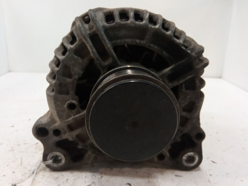 Recambio de alternador para volkswagen polo iv (9n_, 9a_) 1.4 tdi referencia OEM IAM 045903023A  