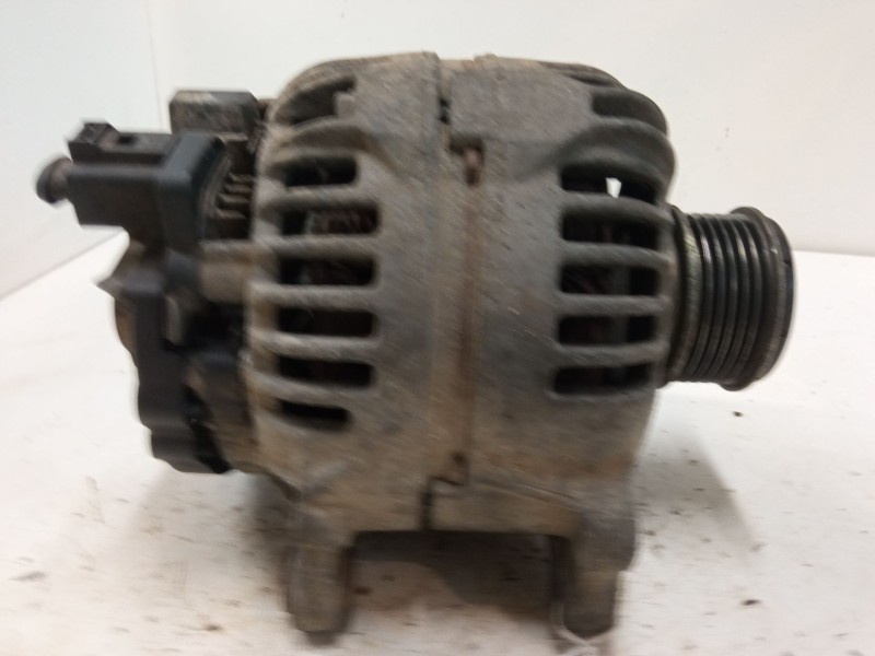 Recambio de alternador para volkswagen polo iv (9n_, 9a_) 1.4 tdi referencia OEM IAM 045903023A  