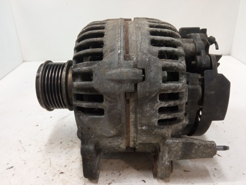 Recambio de alternador para volkswagen polo iv (9n_, 9a_) 1.4 tdi referencia OEM IAM 045903023A  