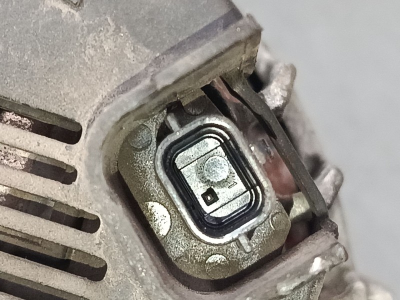 Recambio de alternador para renault kangoo / grand kangoo ii (kw0/1_) 1.5 dci 85 (kw0k, kw0l, kw0b) referencia OEM IAM H606272A 