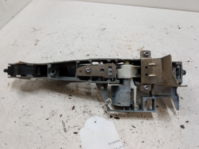 Recambio de maneta exterior puerta delantera izquierda para peugeot 3008 i monospace (0u_) 1.6 vti referencia OEM IAM   
