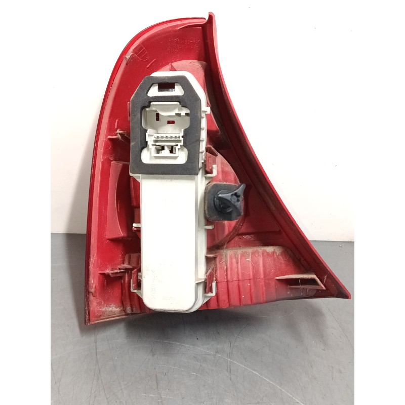 Recambio de piloto trasero derecho para renault clio ii (bb_, cb_) 1.2 16v (bb05, bb0w, bb11, bb27, bb2t, bb2u, bb2v, cb05,... r