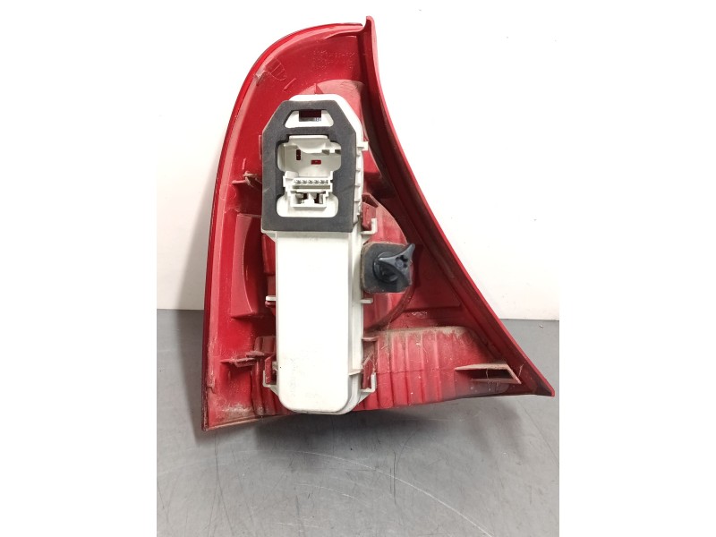 Recambio de piloto trasero derecho para renault clio ii (bb_, cb_) 1.2 16v (bb05, bb0w, bb11, bb27, bb2t, bb2u, bb2v, cb05,... r