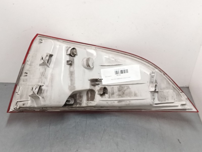 Recambio de piloto trasero izquierdo para skoda superb ii (3t4) 2.0 tdi 16v referencia OEM IAM 3T5945095A  