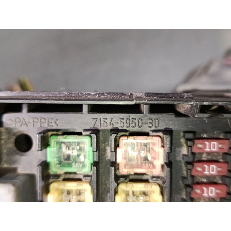 Recambio de caja reles / fusibles para ford fiesta vi (cb1, ccn) 1.4 tdci referencia OEM IAM 7154595030  