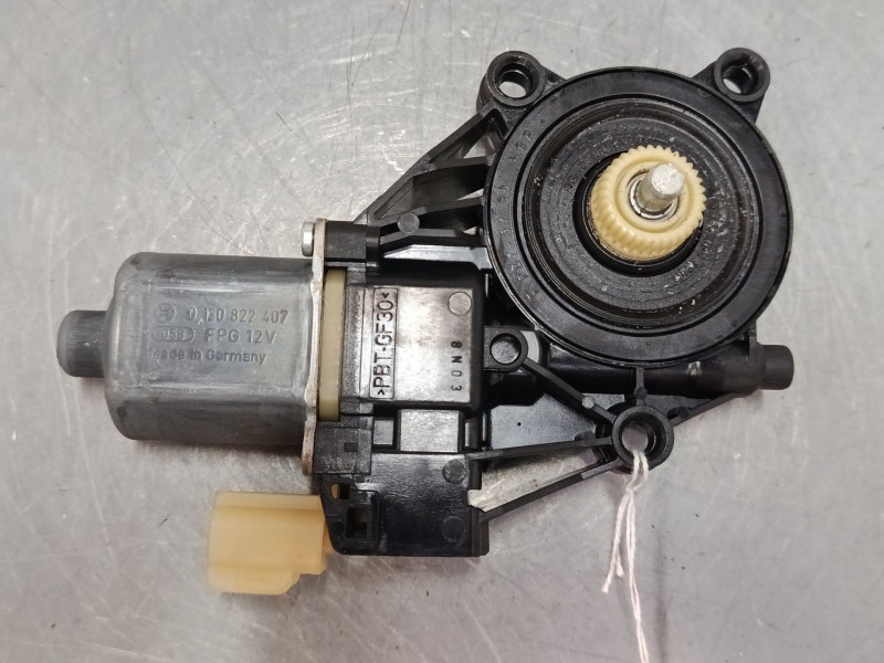 Recambio de motor elevaluna delantero derecho para ford fiesta vi (cb1, ccn) 1.4 tdci referencia OEM IAM 0130822407  