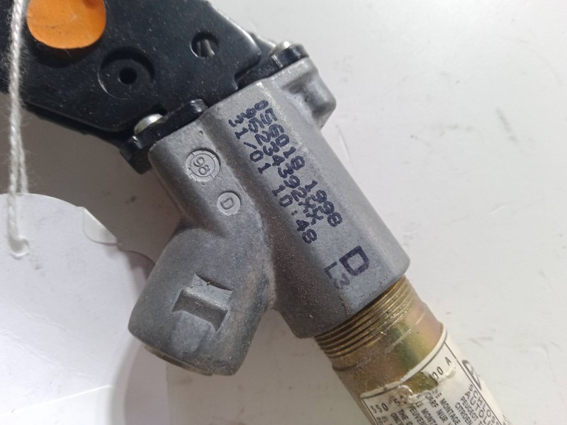 Recambio de anclaje cinturon delantero derecho para peugeot 106 ii (1a_, 1c_) 1.1 i referencia OEM IAM   