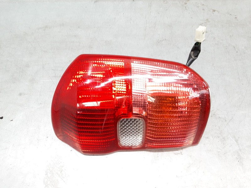 Recambio de piloto trasero derecho para toyota rav 4 ii (_a2_) 2.0 4wd (aca21, aca20) referencia OEM IAM 8155142060  