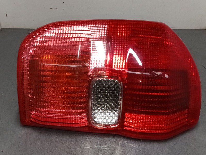 Recambio de piloto trasero izquierdo para toyota rav 4 ii (_a2_) 2.0 4wd (aca21, aca20) referencia OEM IAM 8156142060  