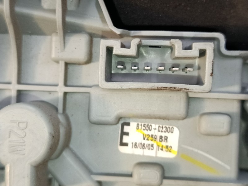 Recambio de piloto trasero derecho para toyota corolla (_e12_) 1.4 d (nde120_) referencia OEM IAM 8155002300  