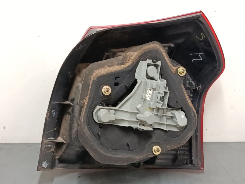 Recambio de piloto trasero izquierdo para toyota corolla (_e12_) 1.4 d (nde120_) referencia OEM IAM 8155002300  