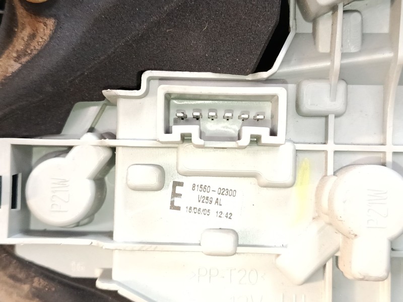 Recambio de piloto trasero izquierdo para toyota corolla (_e12_) 1.4 d (nde120_) referencia OEM IAM 8155002300  