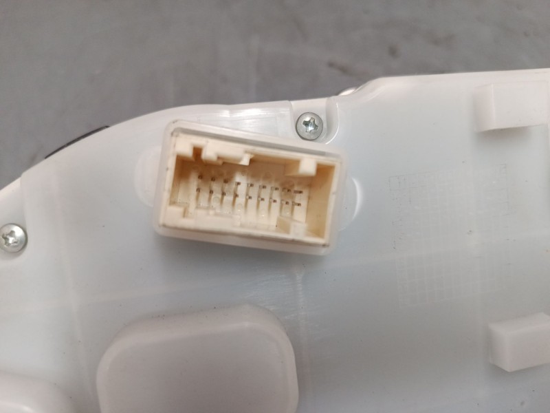 Recambio de cuadro instrumentos para peugeot 208 i (ca_, cc_) 1.4 hdi referencia OEM IAM 9801904080H  