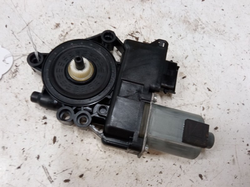 Recambio de motor elevaluna delantero derecho para hyundai i40 i (vf) 1.7 crdi referencia OEM IAM   
