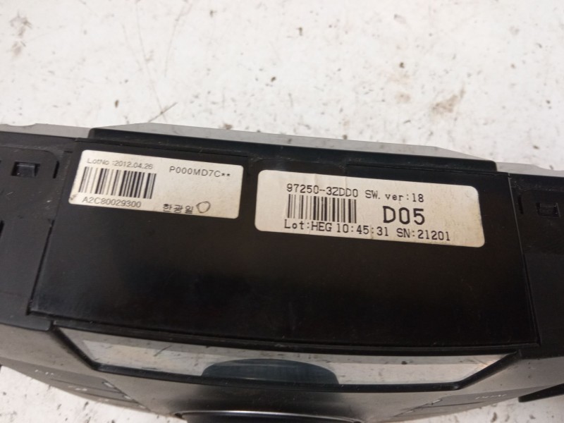 Recambio de mando climatizador para hyundai i40 i (vf) 1.7 crdi referencia OEM IAM 972503ZDD0  