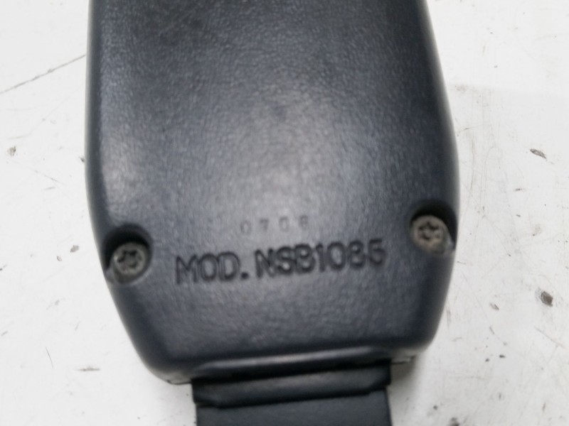 Recambio de anclaje cinturon delantero izquierdo para nissan almera ii hatchback (n16) 2.2 di referencia OEM IAM   