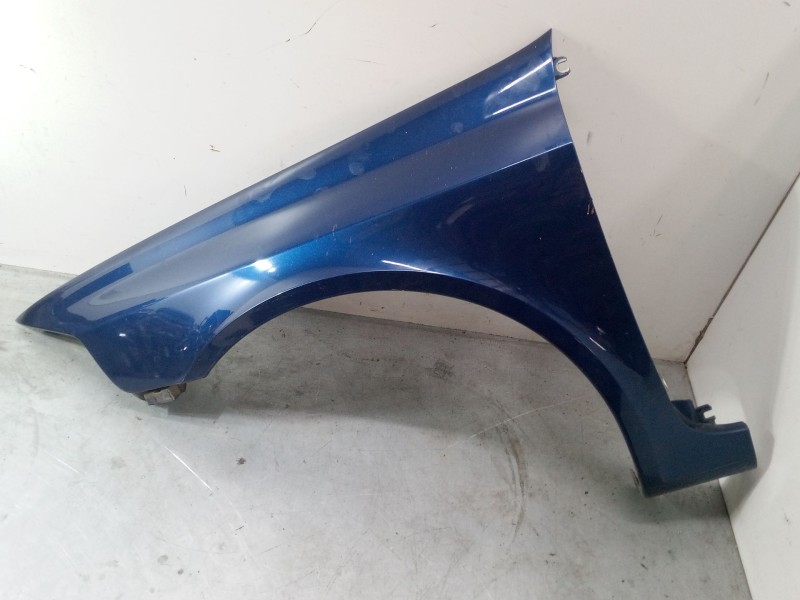 Recambio de aleta delantera izquierda para renault laguna ii (bg0/1_) 2.2 dci (bg0f) referencia OEM IAM   