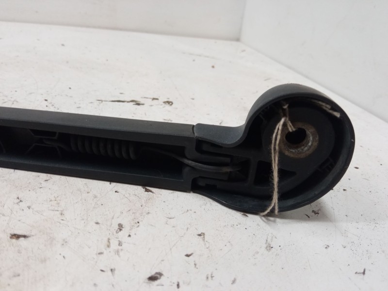 Recambio de brazo limpia trasero para audi a3 (8p1) 2.0 tdi 16v referencia OEM IAM   