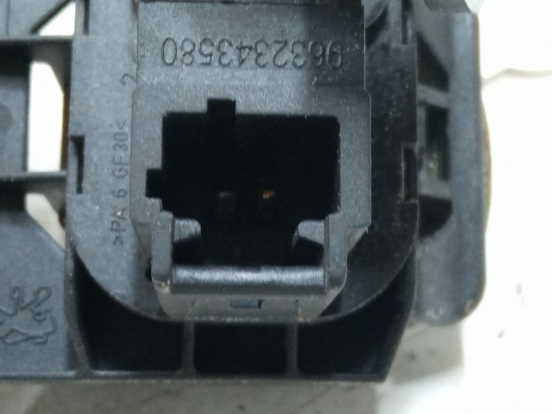 Recambio de boton apertura porton para peugeot 307 cc (3b) 2.0 16v referencia OEM IAM 9632343580  