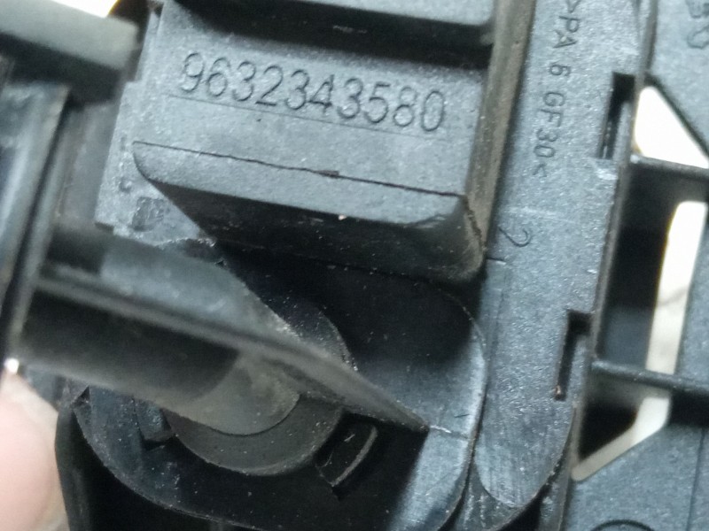 Recambio de boton apertura porton para peugeot 307 cc (3b) 2.0 16v referencia OEM IAM 9632343580  