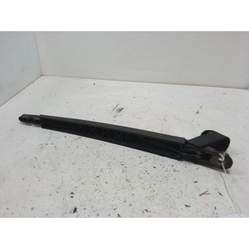 Recambio de brazo limpia trasero para mercedes-benz clase a (w169) a 180 cdi (169.007, 169.307) referencia OEM IAM   