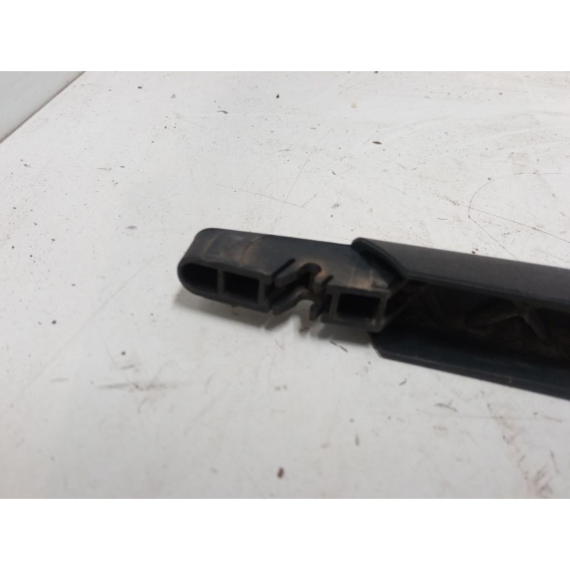 Recambio de brazo limpia trasero para mercedes-benz clase a (w169) a 180 cdi (169.007, 169.307) referencia OEM IAM   