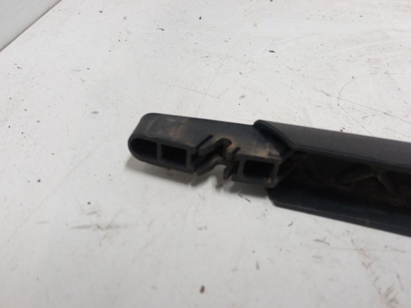 Recambio de brazo limpia trasero para mercedes-benz clase a (w169) a 180 cdi (169.007, 169.307) referencia OEM IAM   