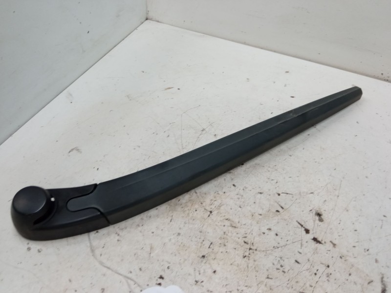 Recambio de brazo limpia trasero para seat altea (5p1) 1.9 tdi referencia OEM IAM   
