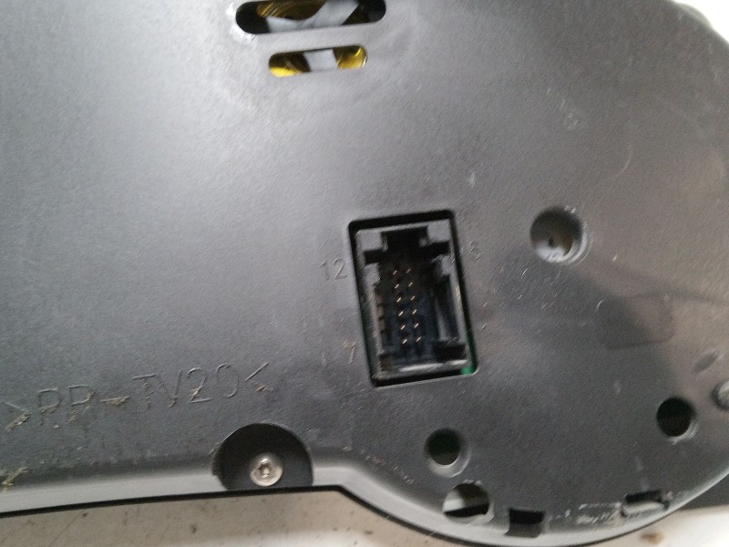 Recambio de cuadro instrumentos para saab 9-3 (ys3f, e79, d79, d75) 1.9 tid referencia OEM IAM 70402046  