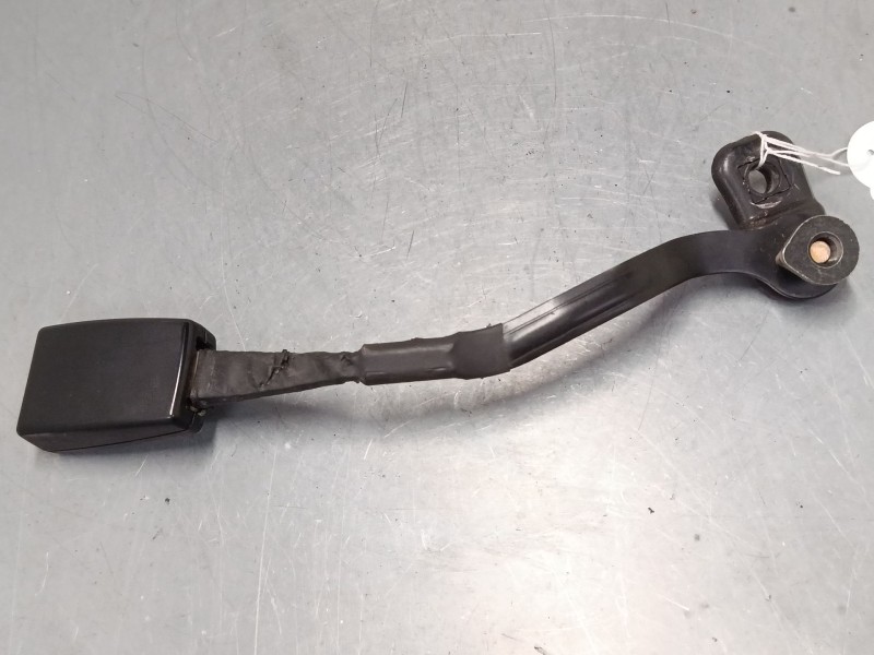 Recambio de anclaje cinturon delantero izquierdo para audi a3 (8l1) 1.9 tdi referencia OEM IAM   