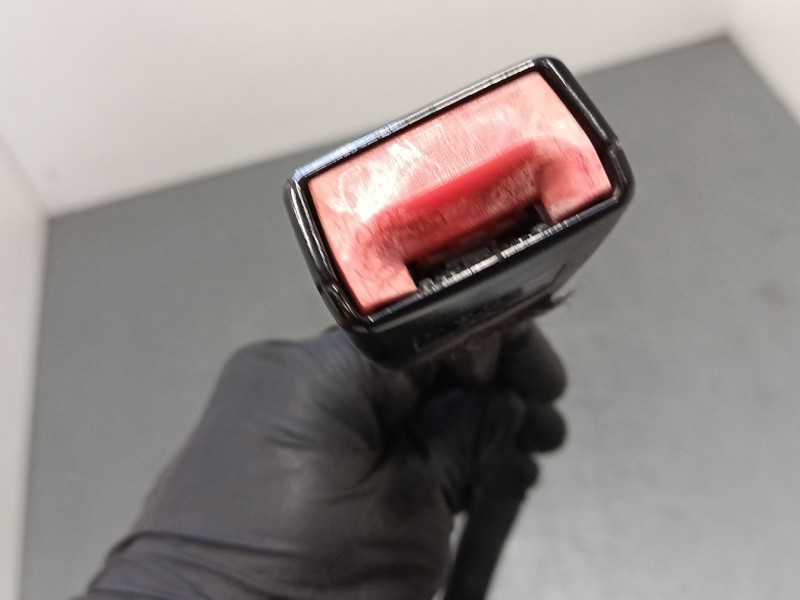 Recambio de anclaje cinturon delantero izquierdo para audi a3 (8l1) 1.9 tdi referencia OEM IAM   